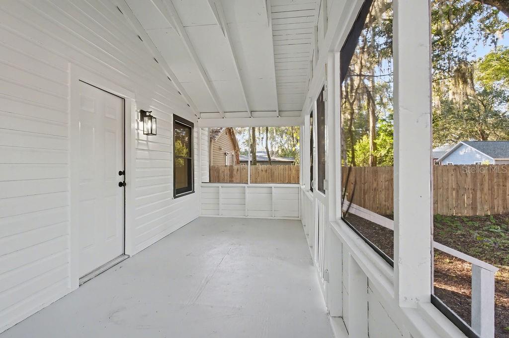 Image 23 of 27 For 526 3rd Street