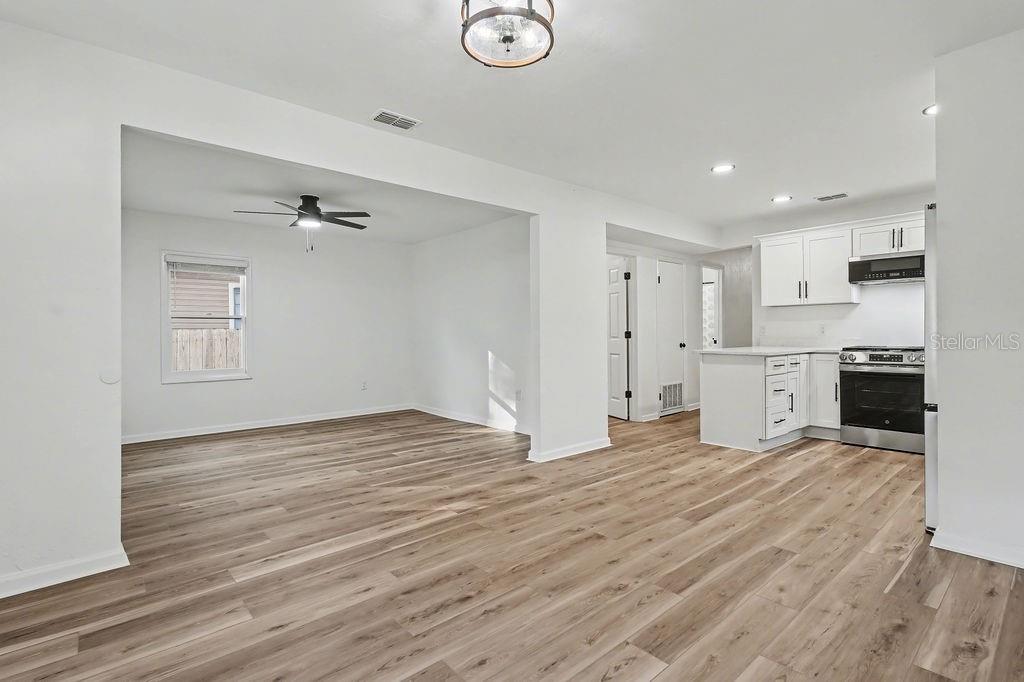 Image 4 of 27 For 526 3rd Street