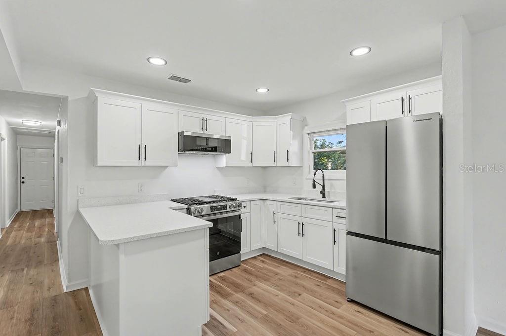 Image 6 of 27 For 526 3rd Street