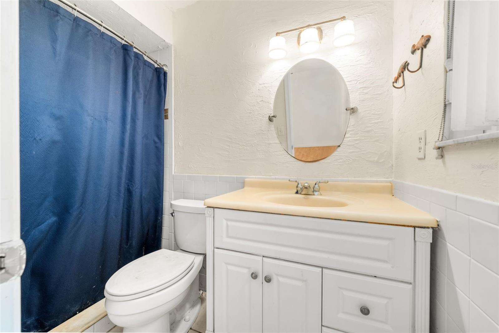 Listing photo id 14 for 3116 University Avenue