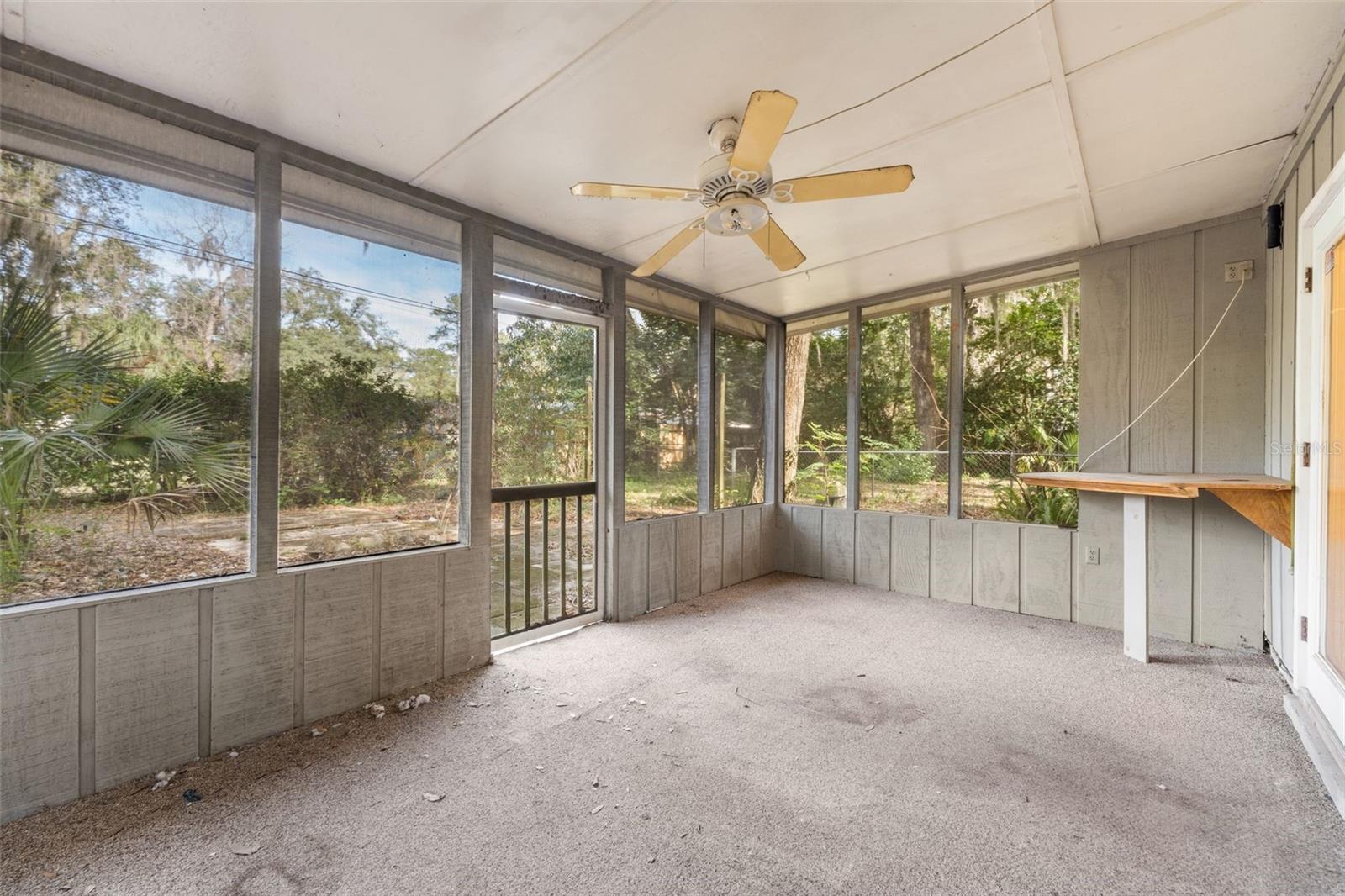 Listing photo id 23 for 3116 University Avenue