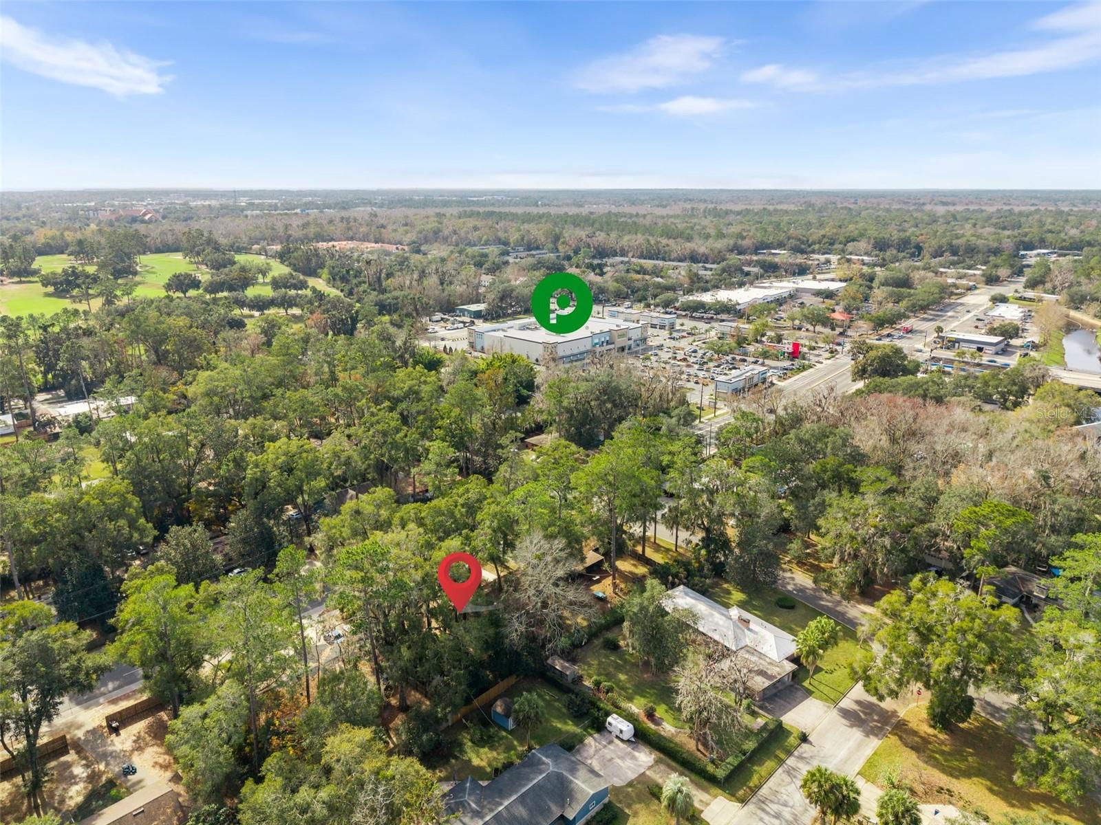 Listing photo id 29 for 3116 University Avenue