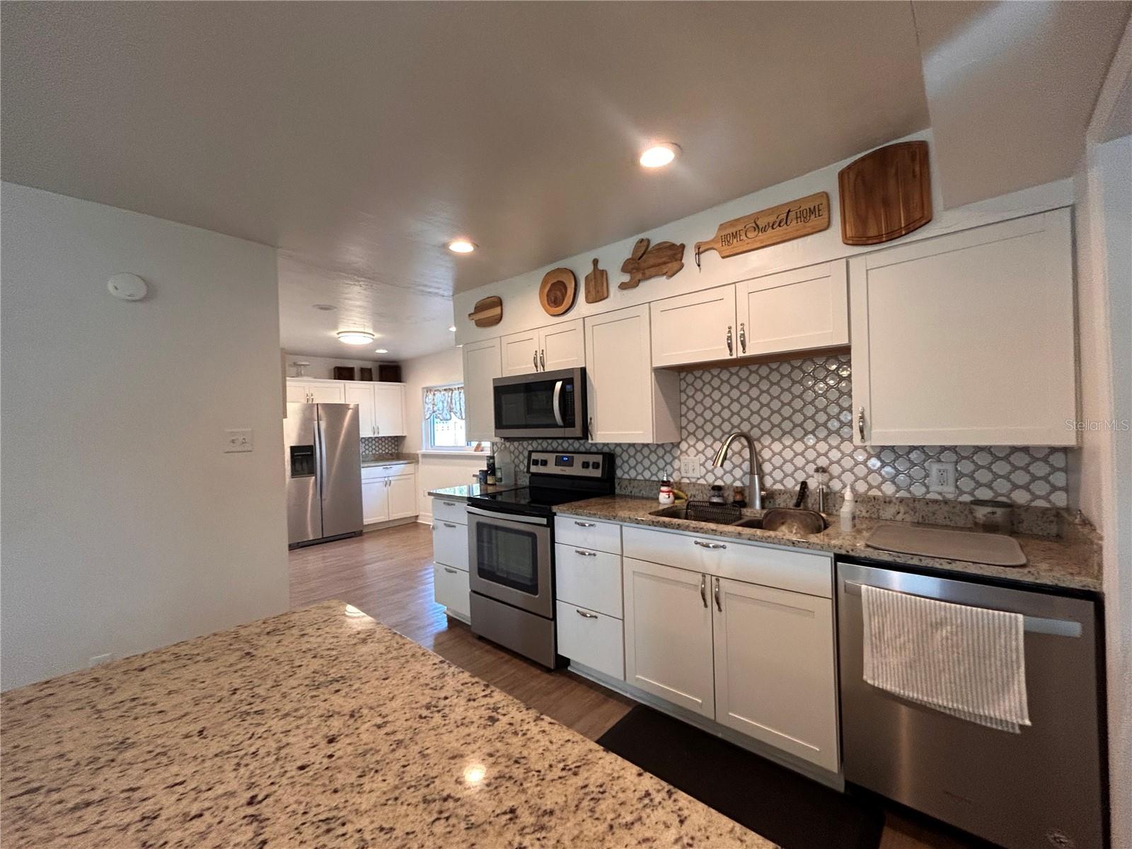 Image 3 of 27 For 16633 173rd Terrace