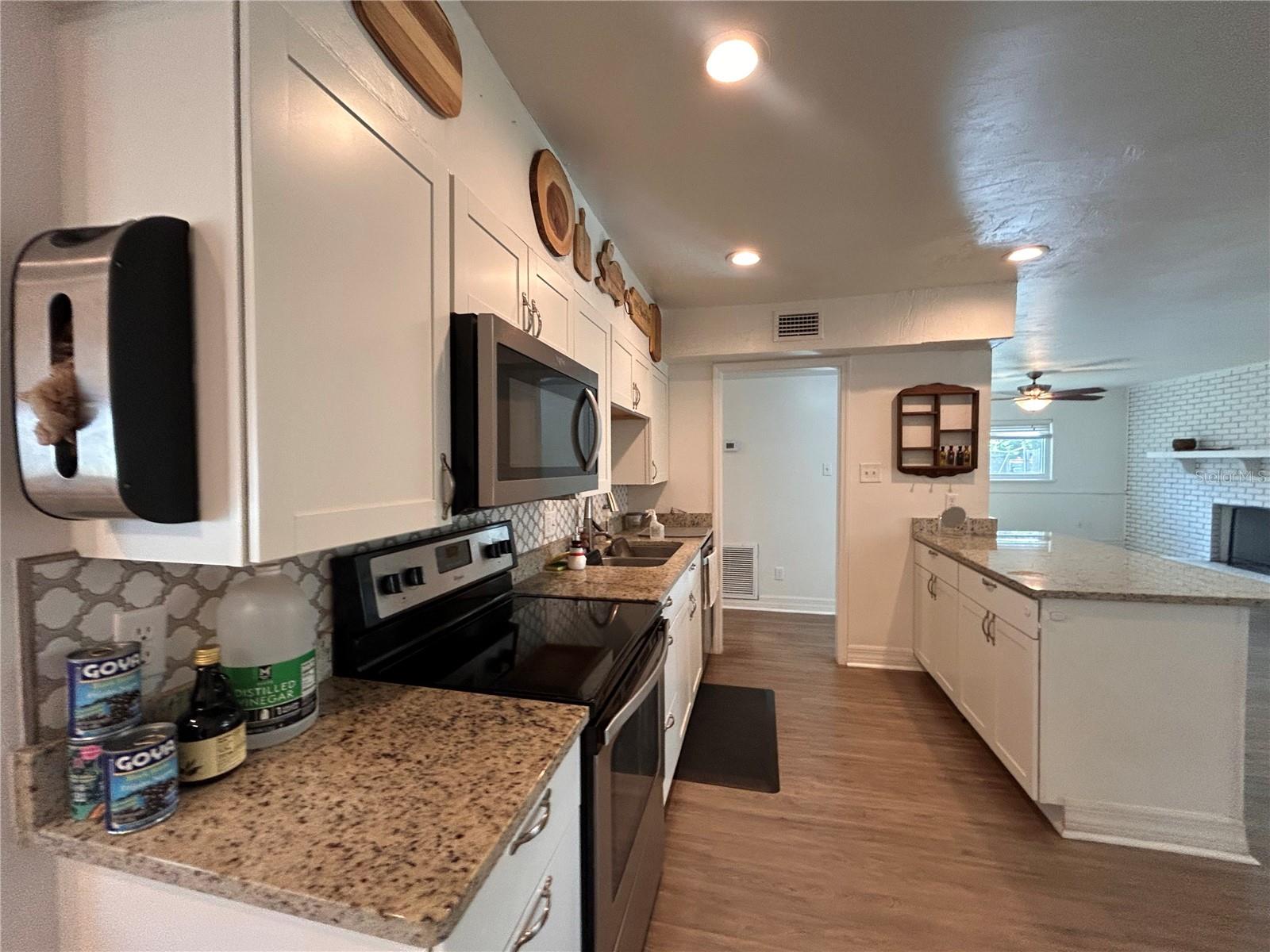 Image 4 of 27 For 16633 173rd Terrace