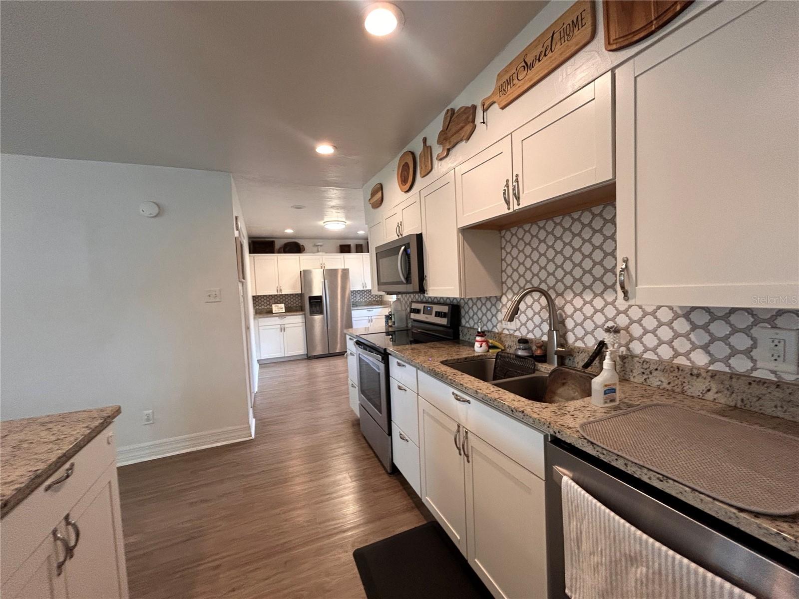 Image 5 of 27 For 16633 173rd Terrace