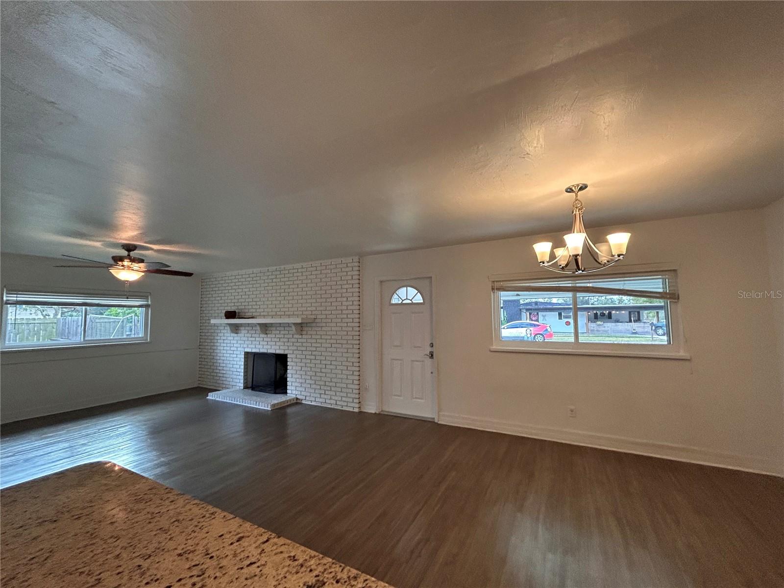 Image 7 of 27 For 16633 173rd Terrace