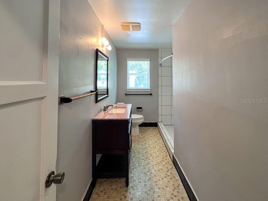 Image 13 of 20 For 204 18th Street 4