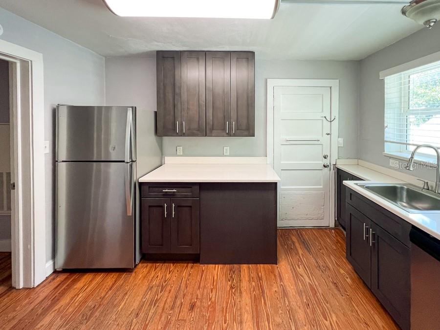 Image 9 of 20 For 204 18th Street 4