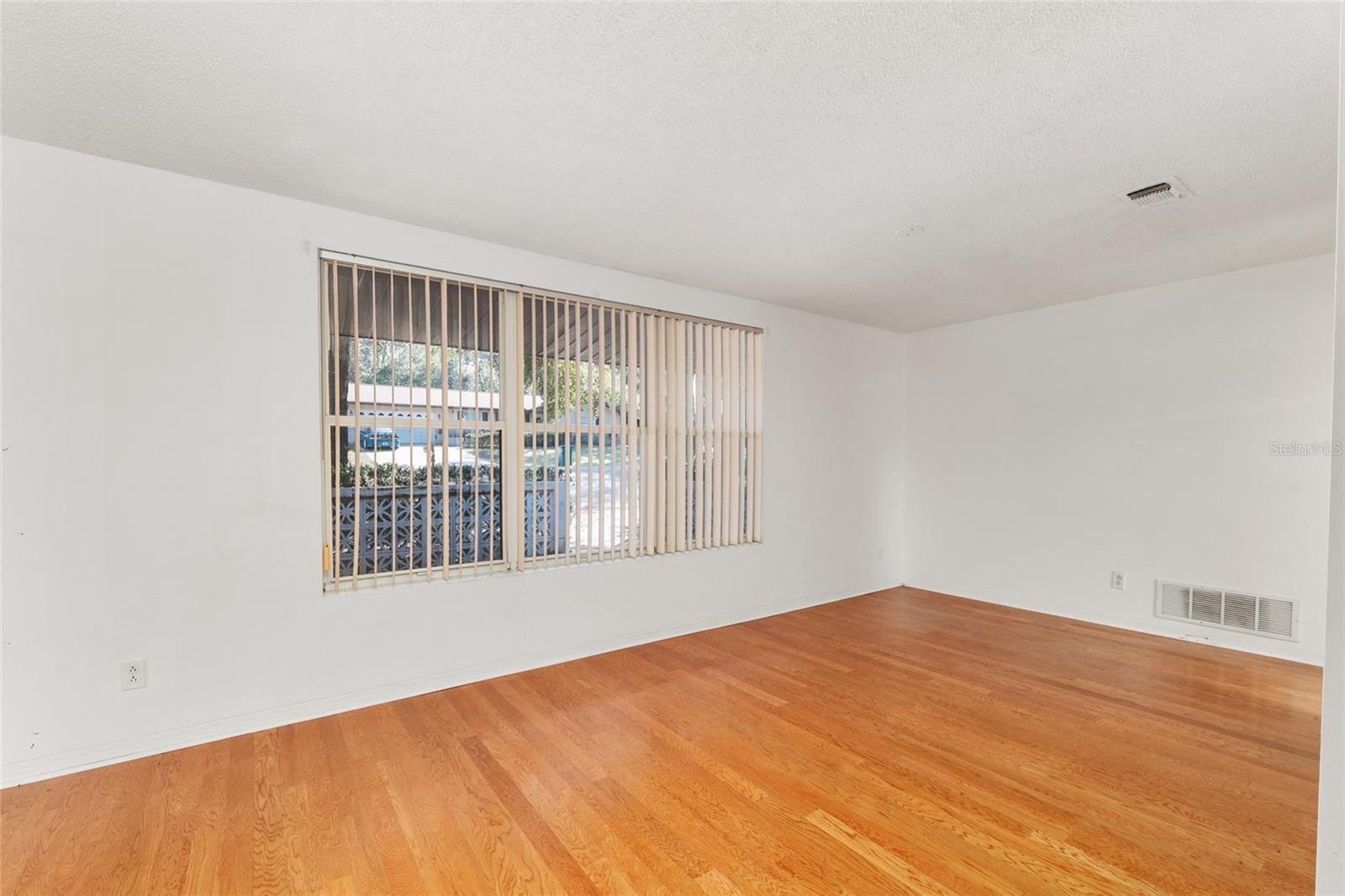 Image 14 of 65 For 560 Country Club Drive