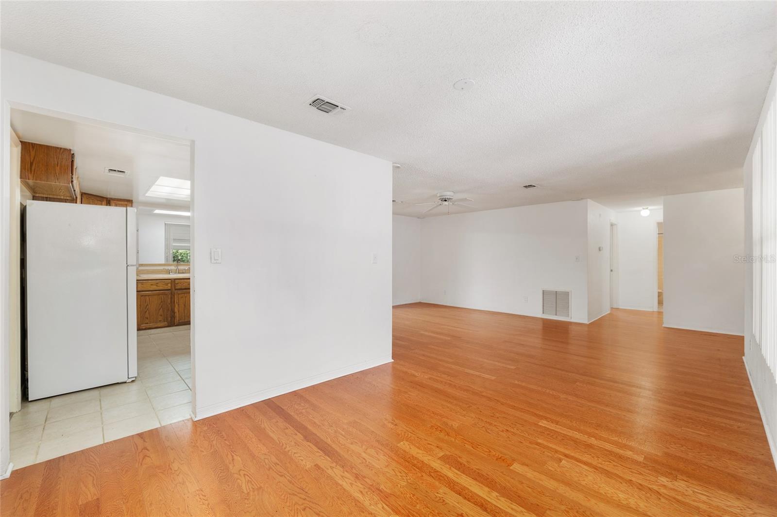 Image 15 of 65 For 560 Country Club Drive