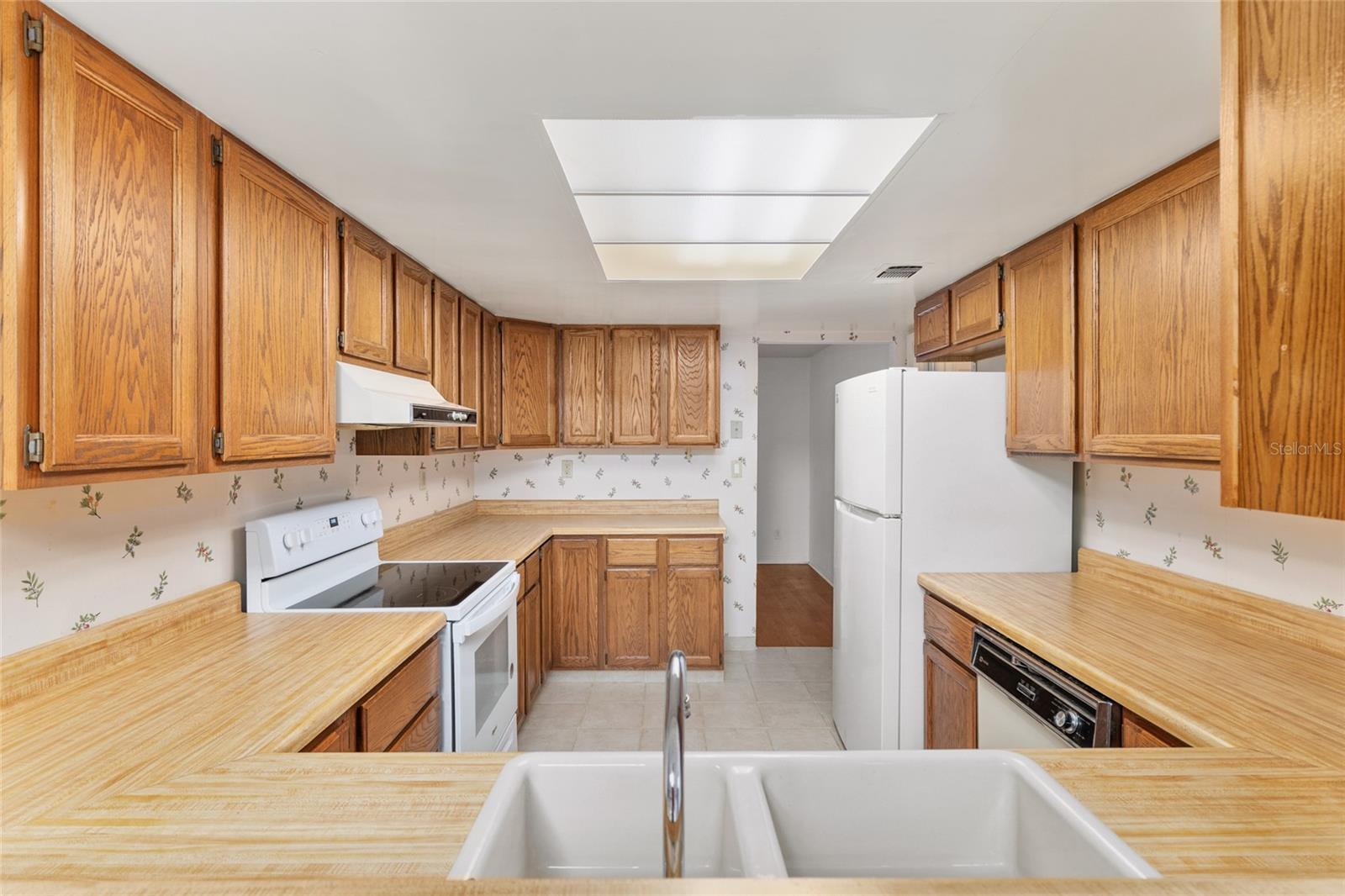 Image 22 of 65 For 560 Country Club Drive