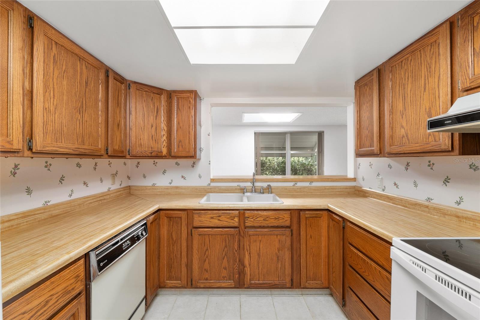 Image 24 of 65 For 560 Country Club Drive