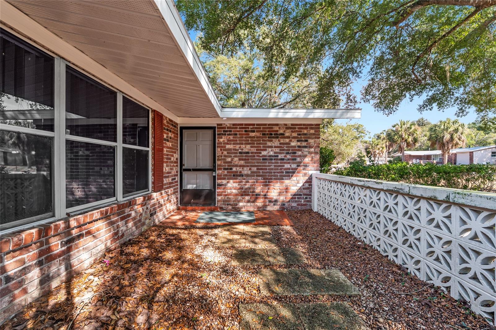 Image 4 of 65 For 560 Country Club Drive