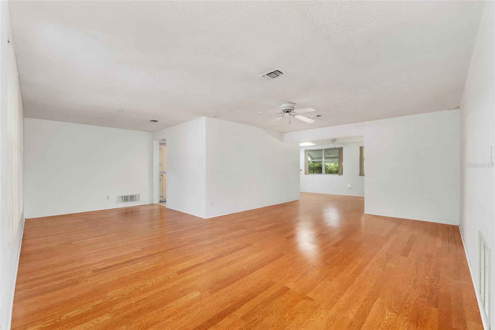 Image 8 of 65 For 560 Country Club Drive