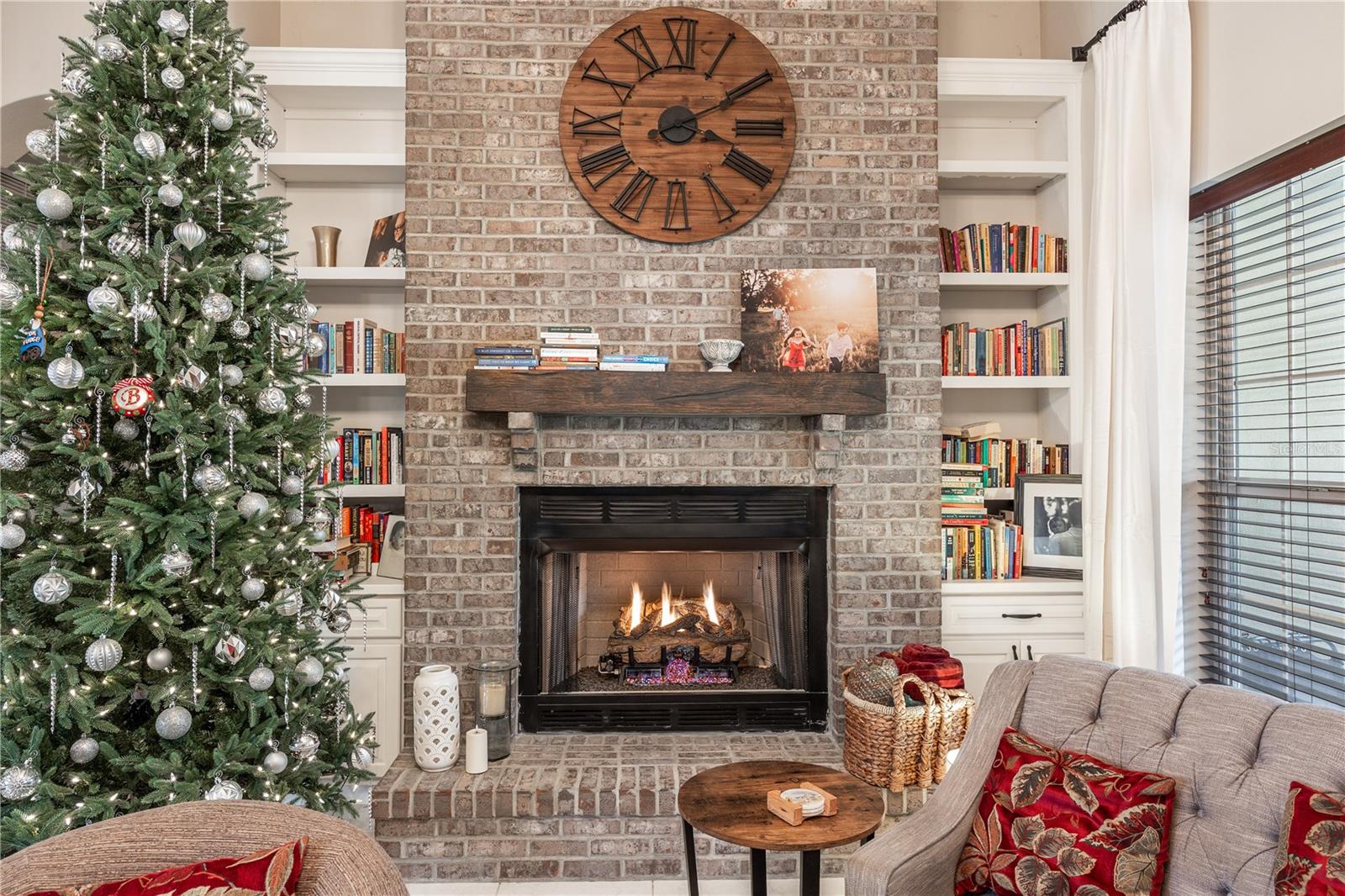 Image 14 of 77 For 163 Amber Court