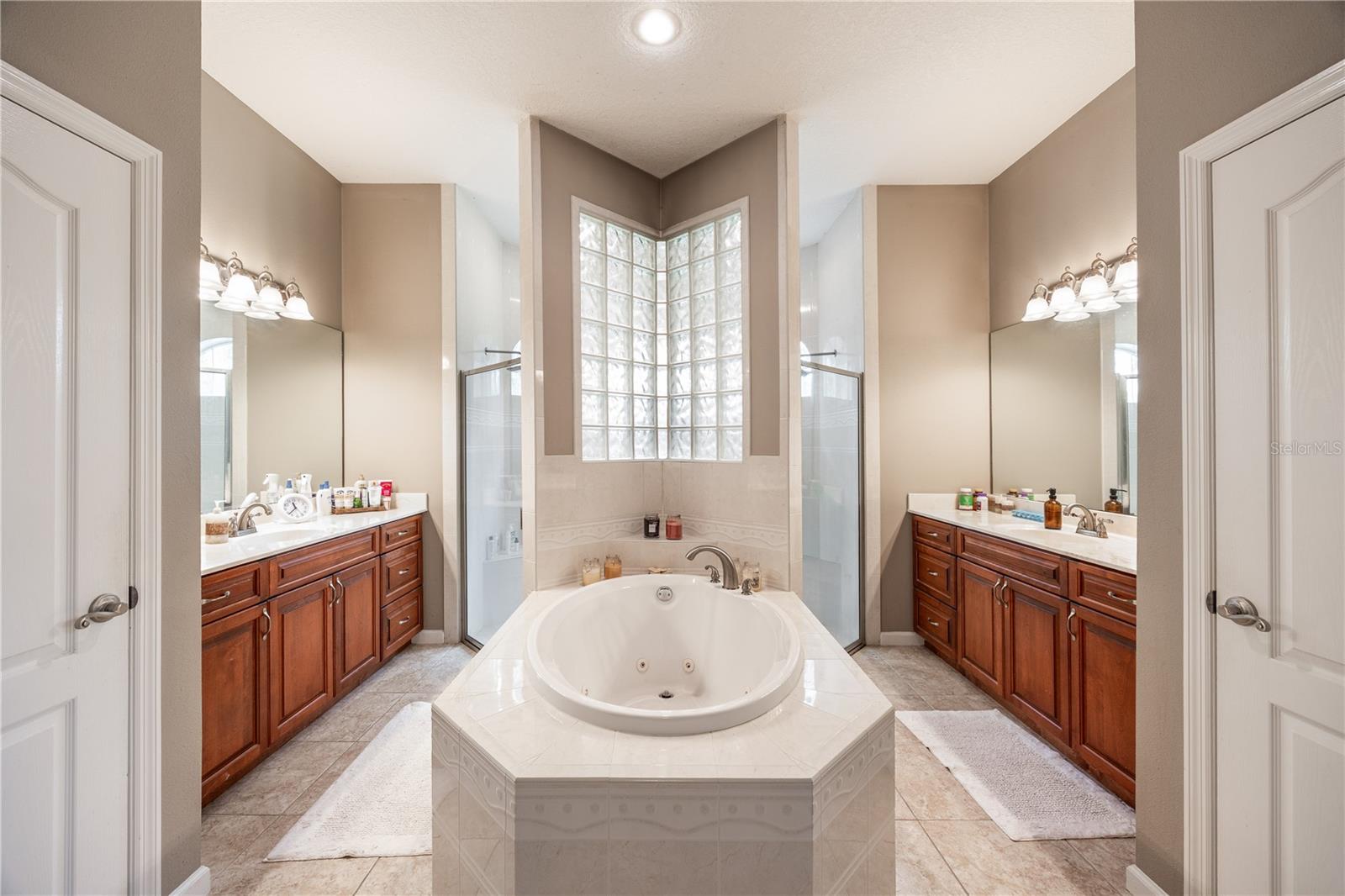 Image 39 of 77 For 163 Amber Court