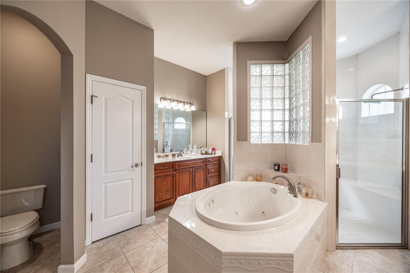 Image 40 of 77 For 163 Amber Court