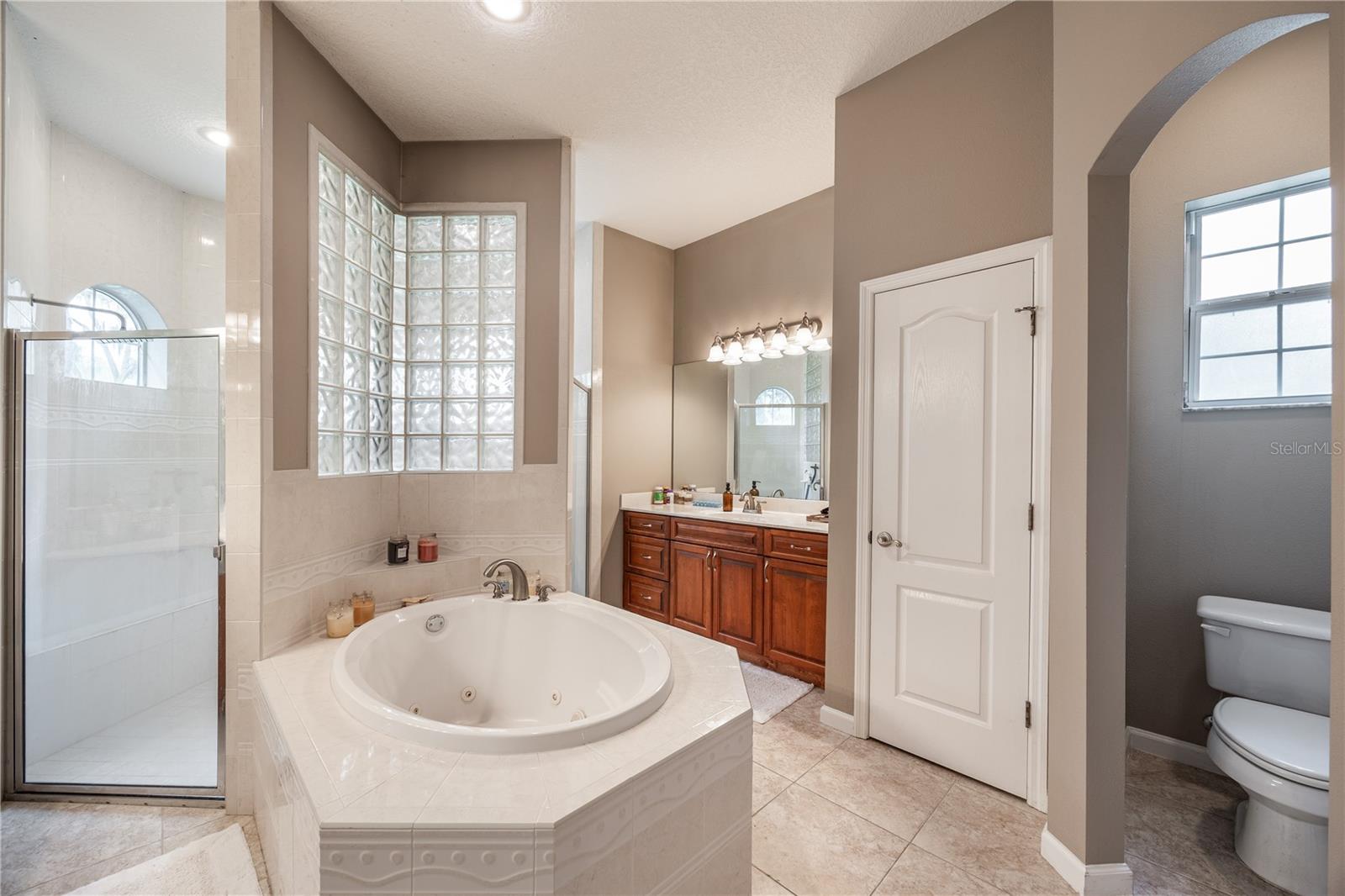 Image 41 of 77 For 163 Amber Court