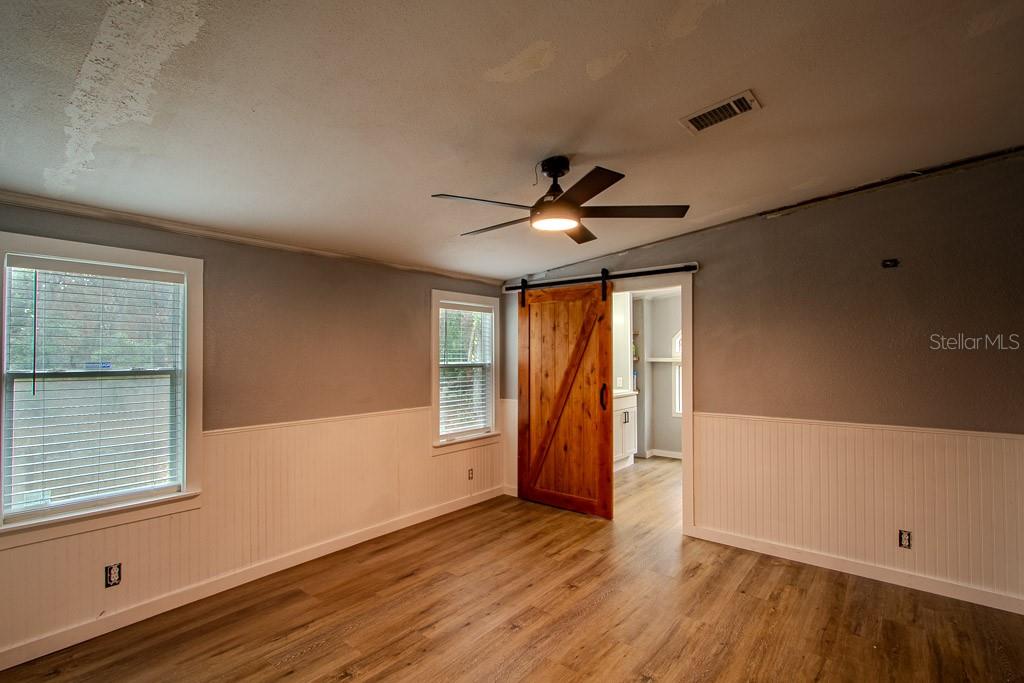 Image 13 of 19 For 448 Central Terrace