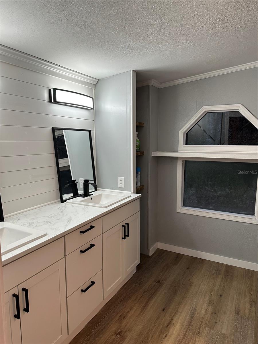 Image 18 of 19 For 448 Central Terrace