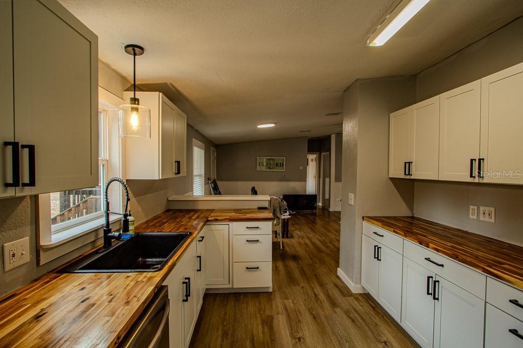 Image 8 of 19 For 448 Central Terrace