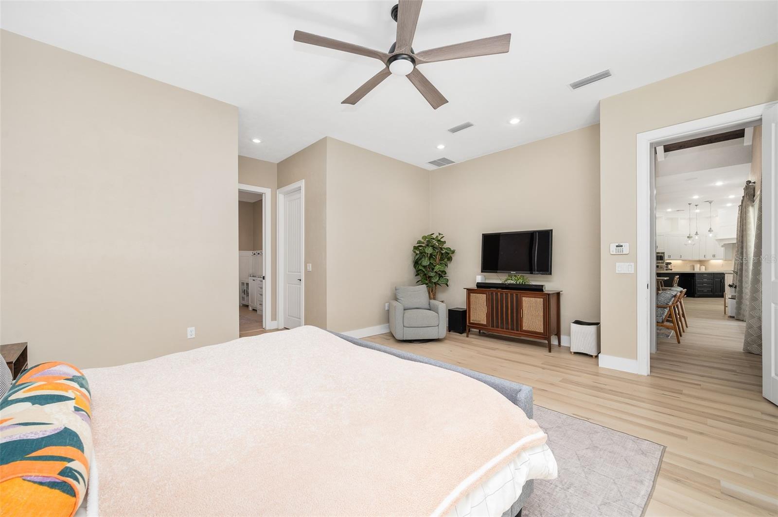 Image 25 of 47 For 691 136th Street