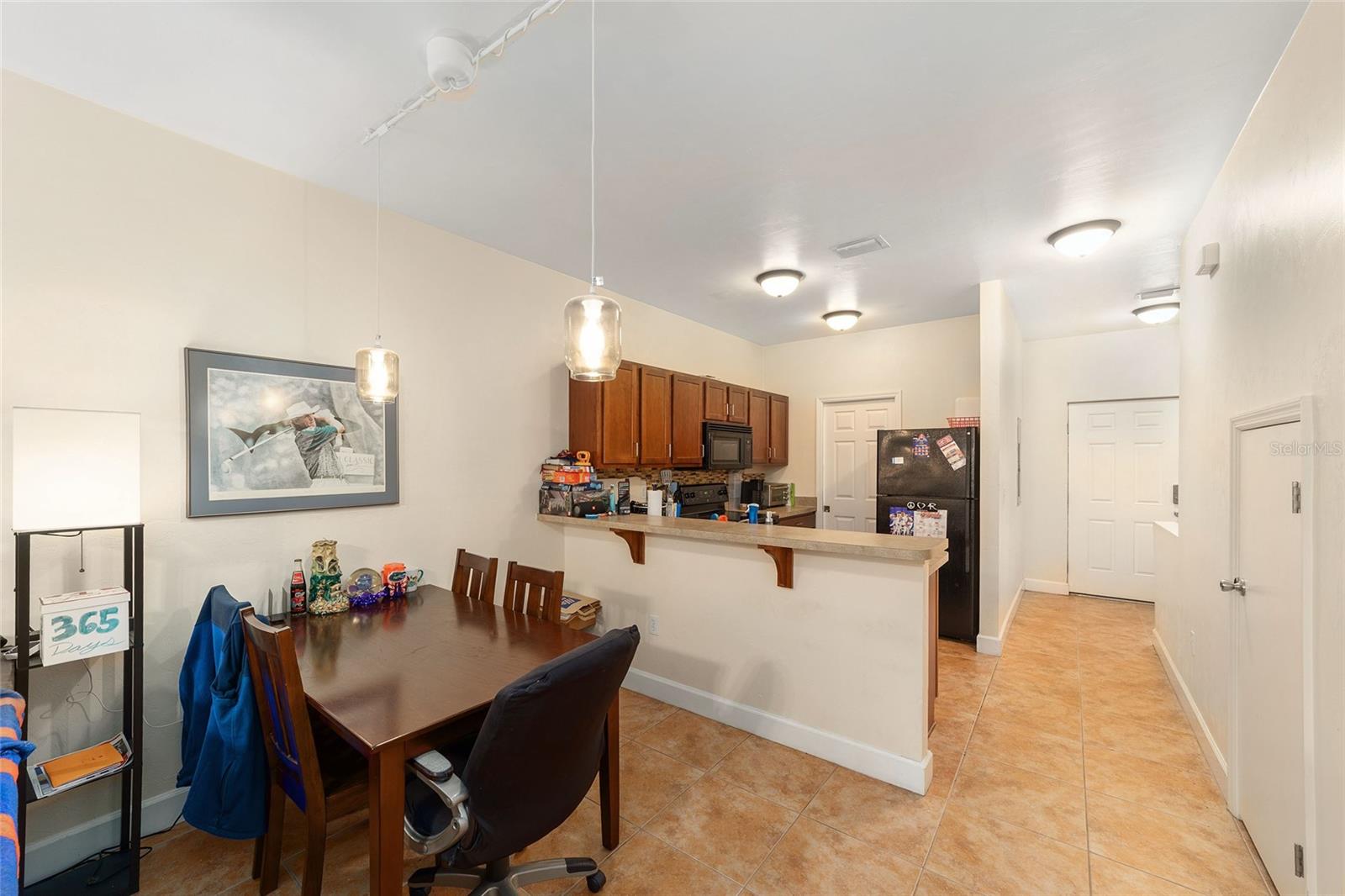 Image 11 of 32 For 2915 35th Place 102