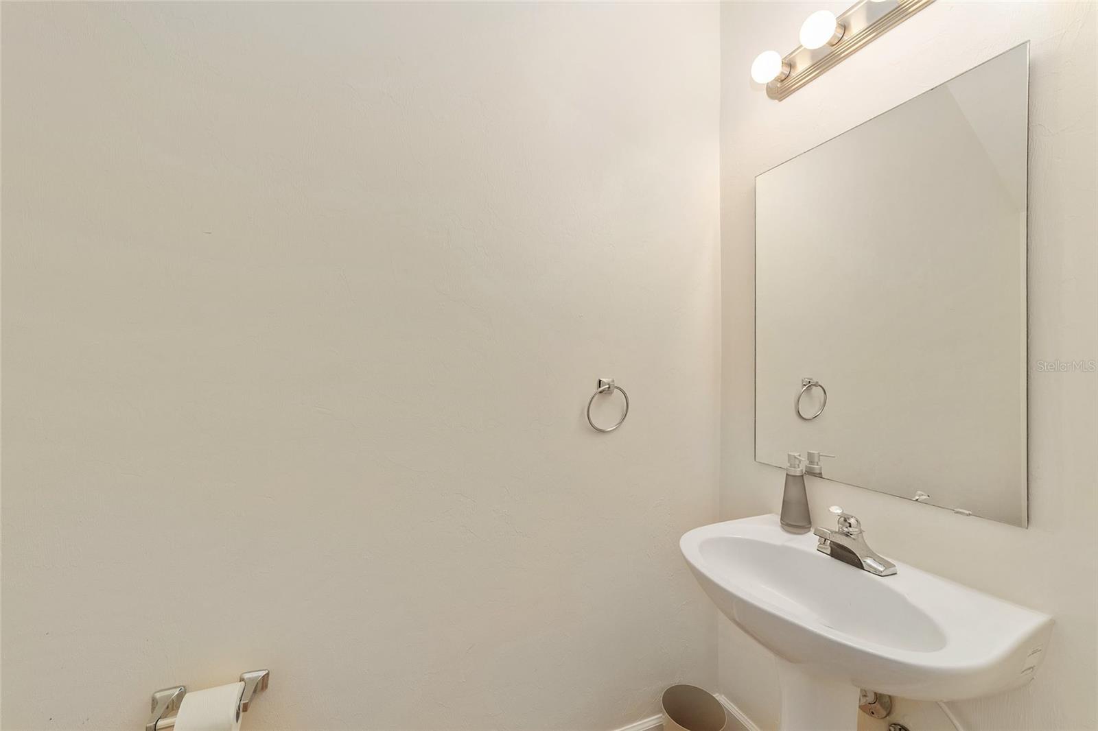 Image 16 of 32 For 2915 35th Place 102