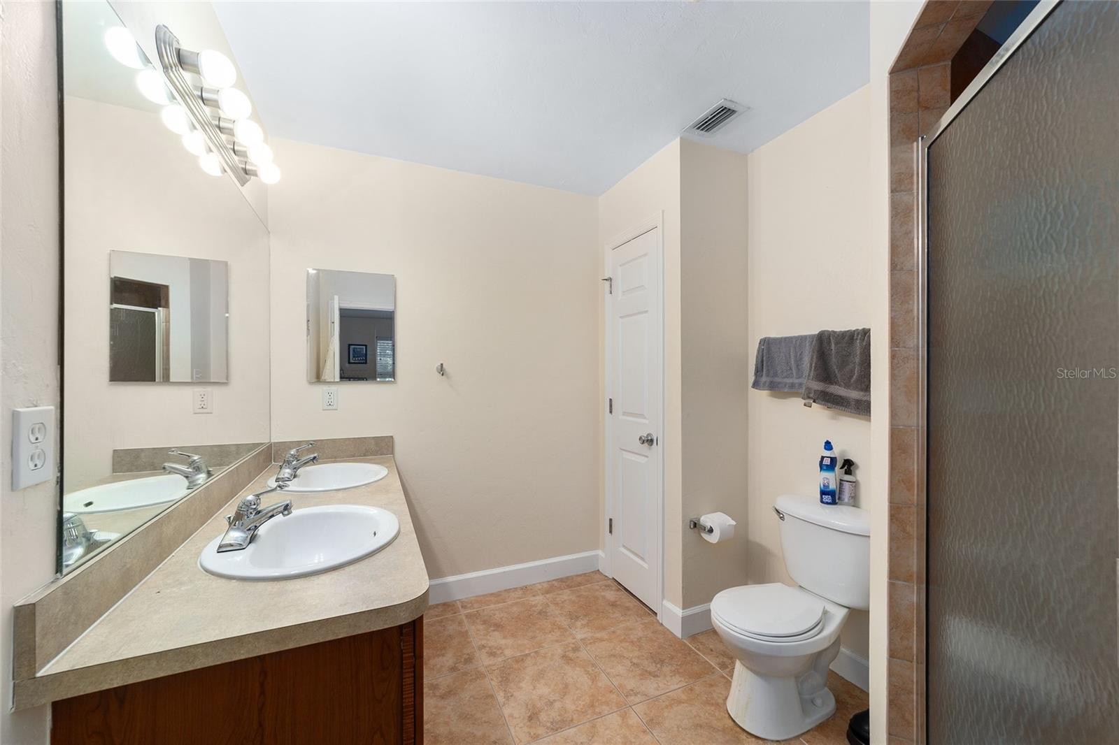 Image 24 of 32 For 2915 35th Place 102