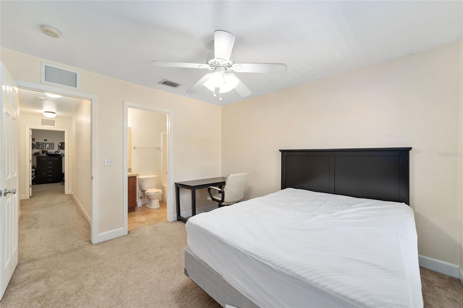 Image 28 of 32 For 2915 35th Place 102