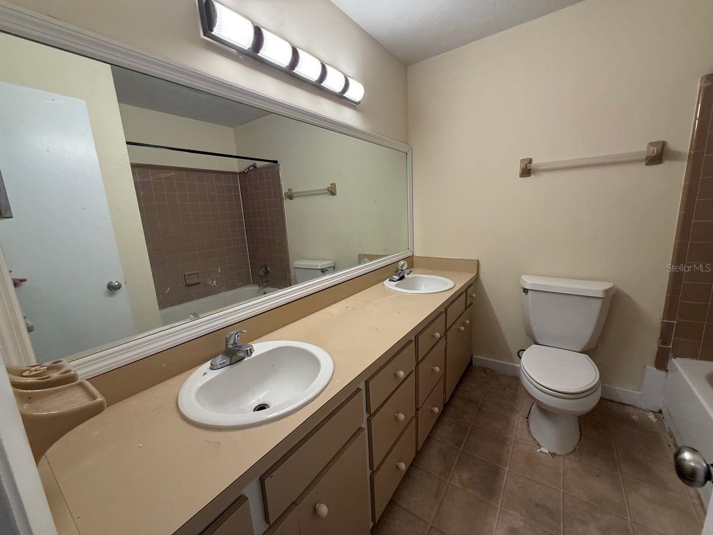 Image 19 of 20 For 1100 20th Place