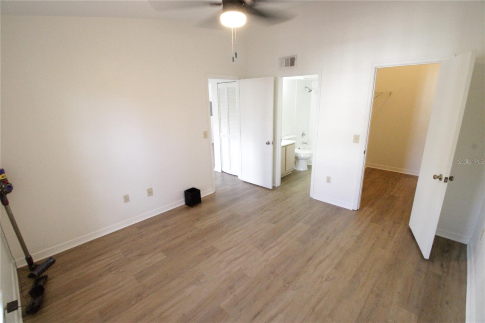 Image 18 of 20 For 2360 Archer Road 212