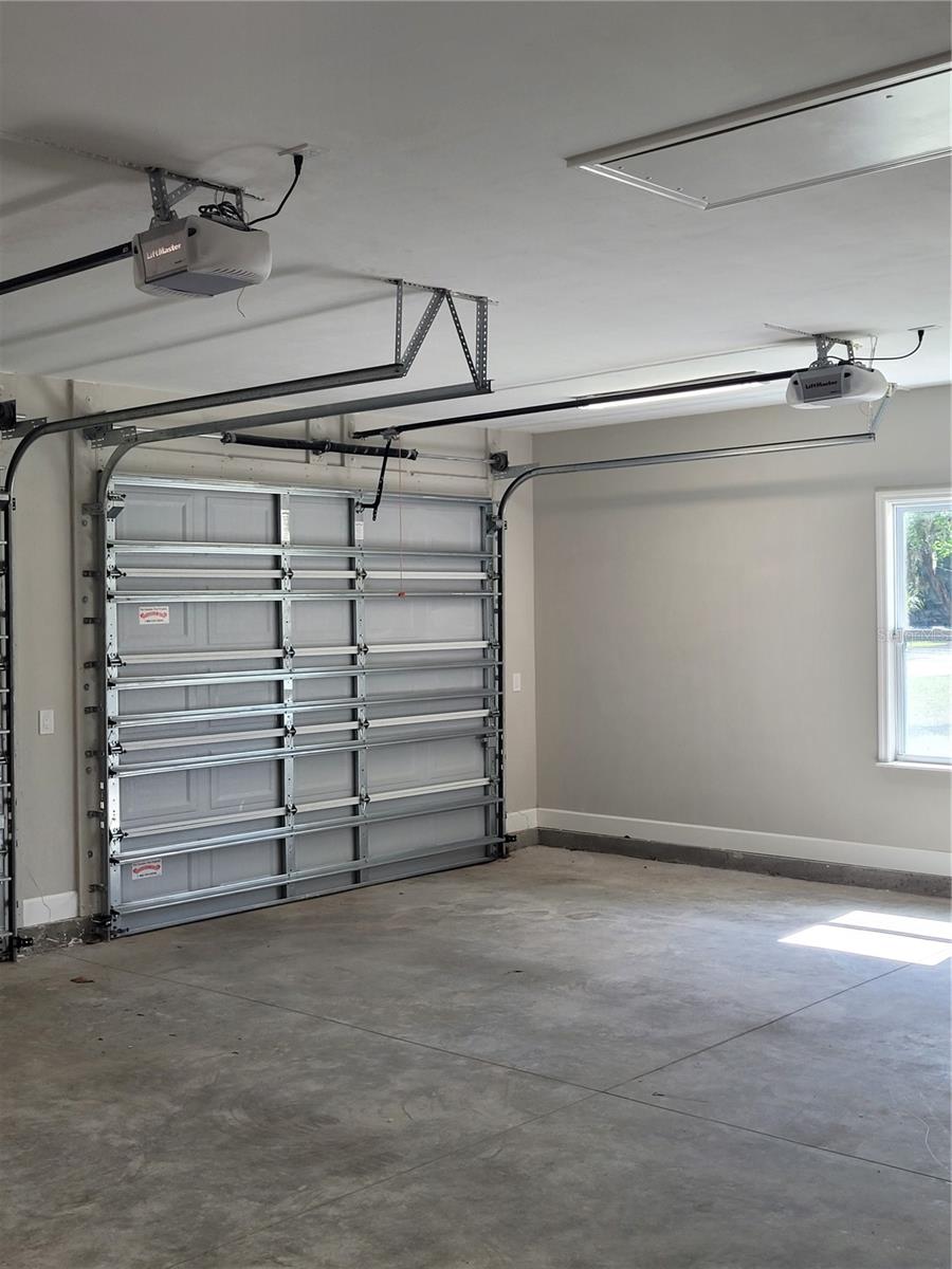 Image 23 of 76 For 21920 111th Avenue