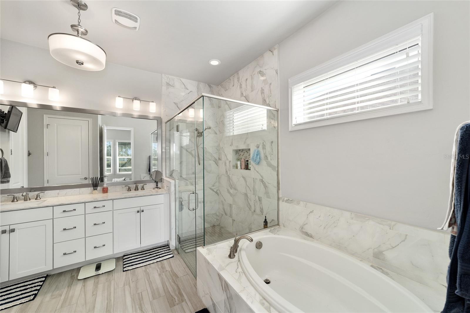 Image 36 of 68 For 11895 33rd Lane