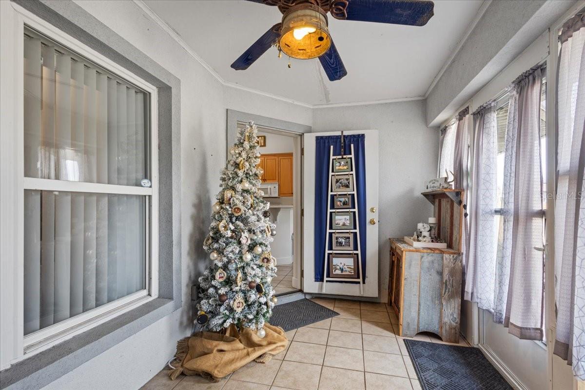 Image 12 of 37 For 5351 137th Lane