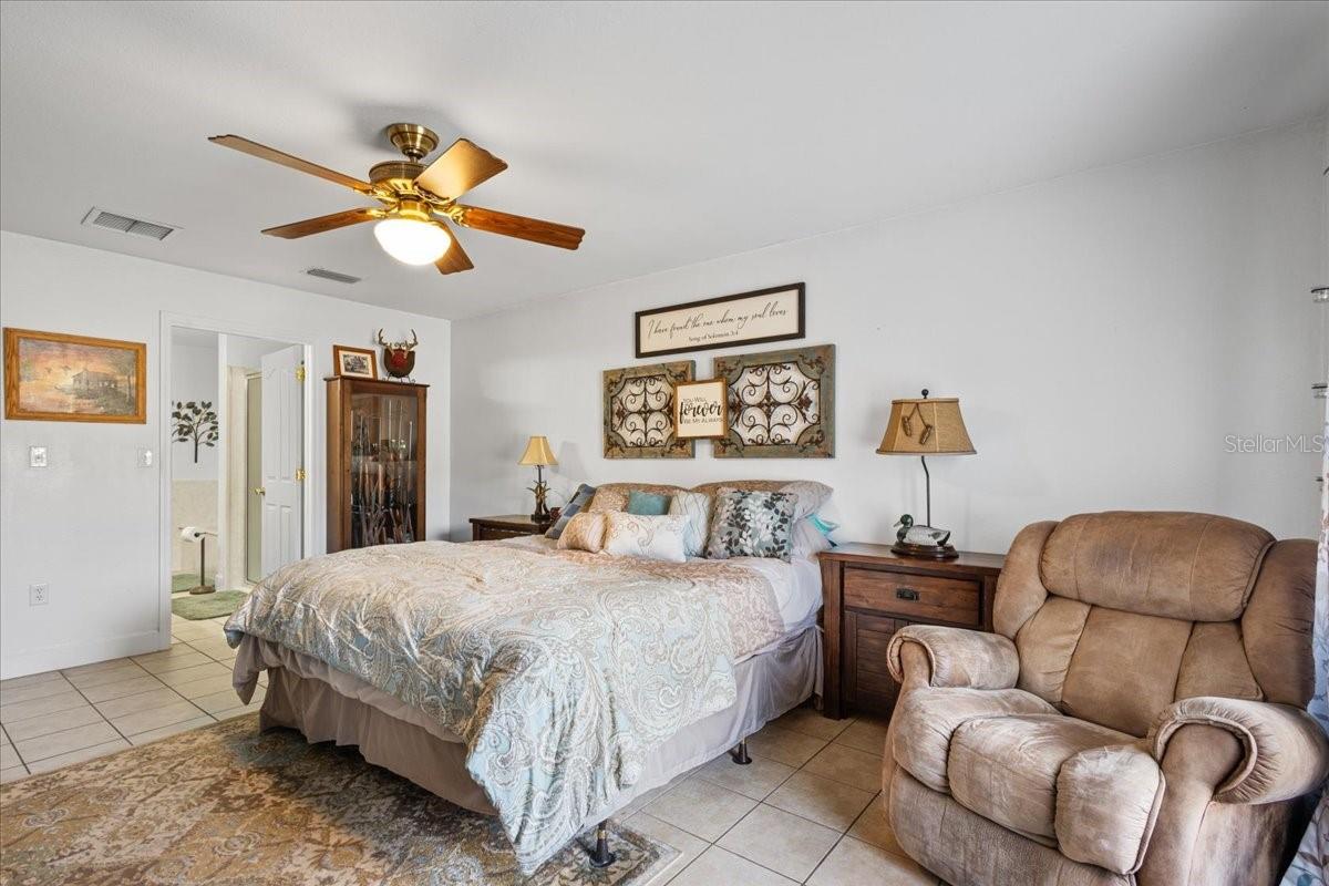 Image 14 of 37 For 5351 137th Lane