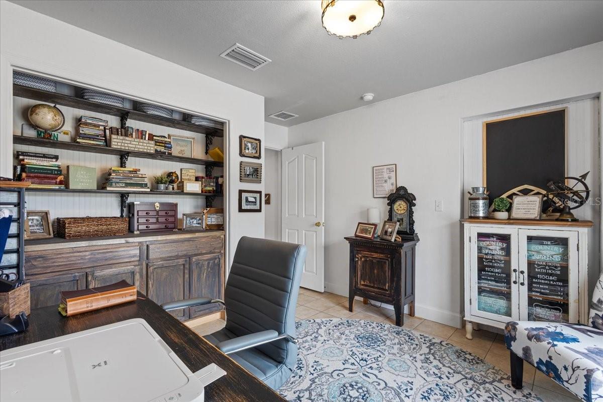 Image 18 of 37 For 5351 137th Lane