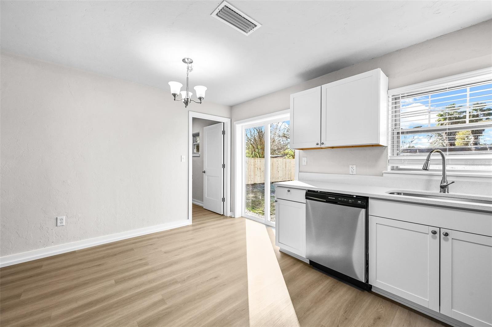 Image 10 of 27 For 1909 14th Avenue