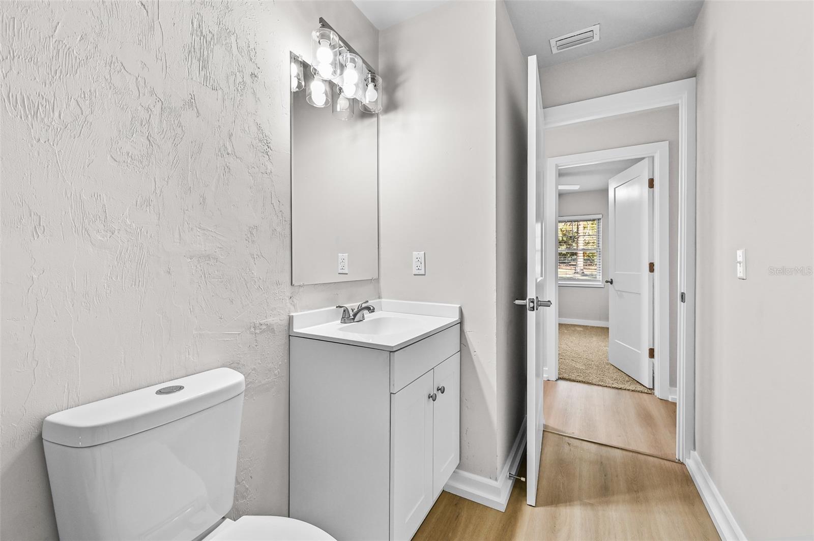 Image 20 of 27 For 1909 14th Avenue