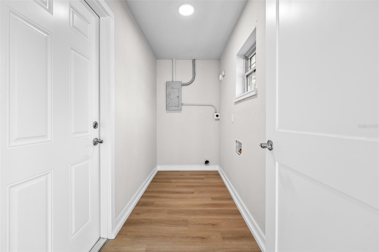 Image 21 of 27 For 1909 14th Avenue