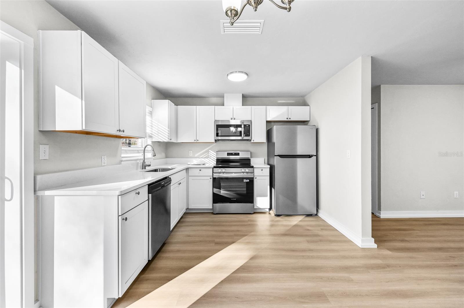 Image 9 of 27 For 1909 14th Avenue