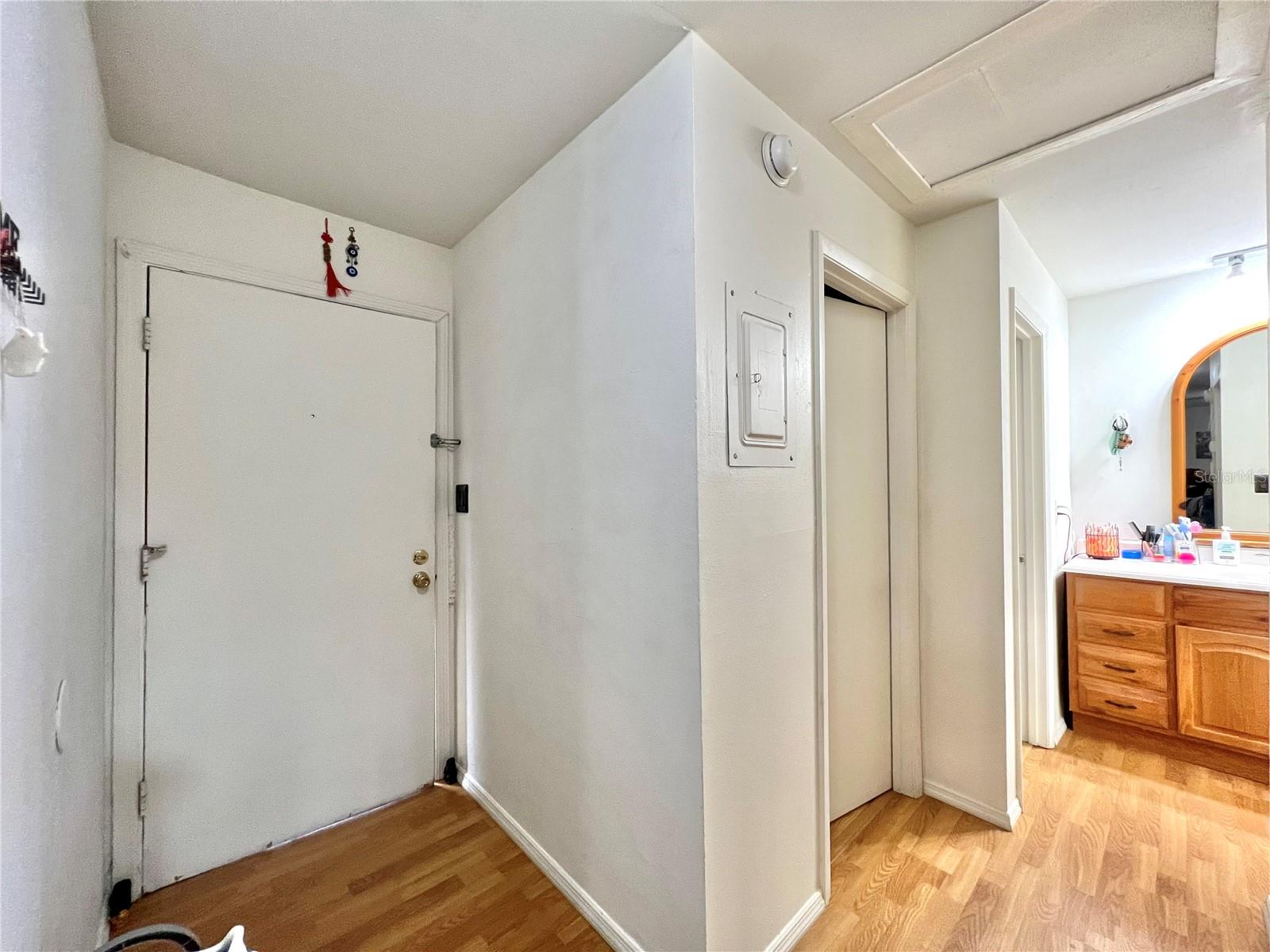 Image 2 of 18 For 2811 Archer Road Z244