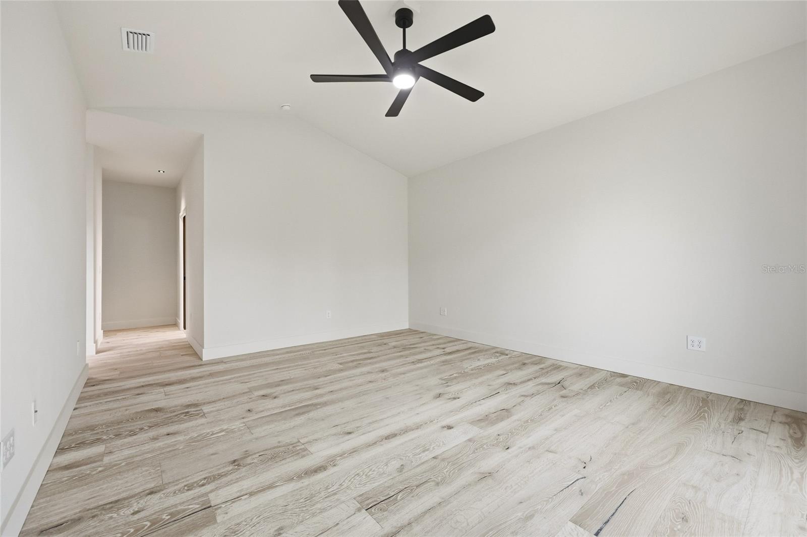 Image 18 of 41 For 1001 120th Drive