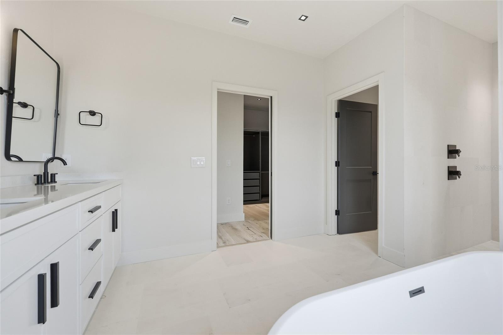 Image 21 of 41 For 1001 120th Drive