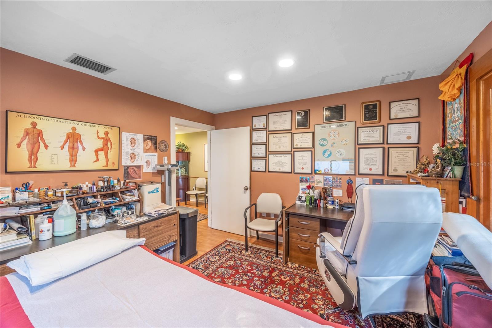 Image 13 of 44 For 1216 9th Avenue