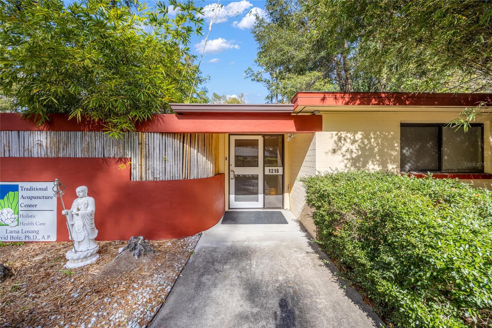 Image 2 of 44 For 1216 9th Avenue