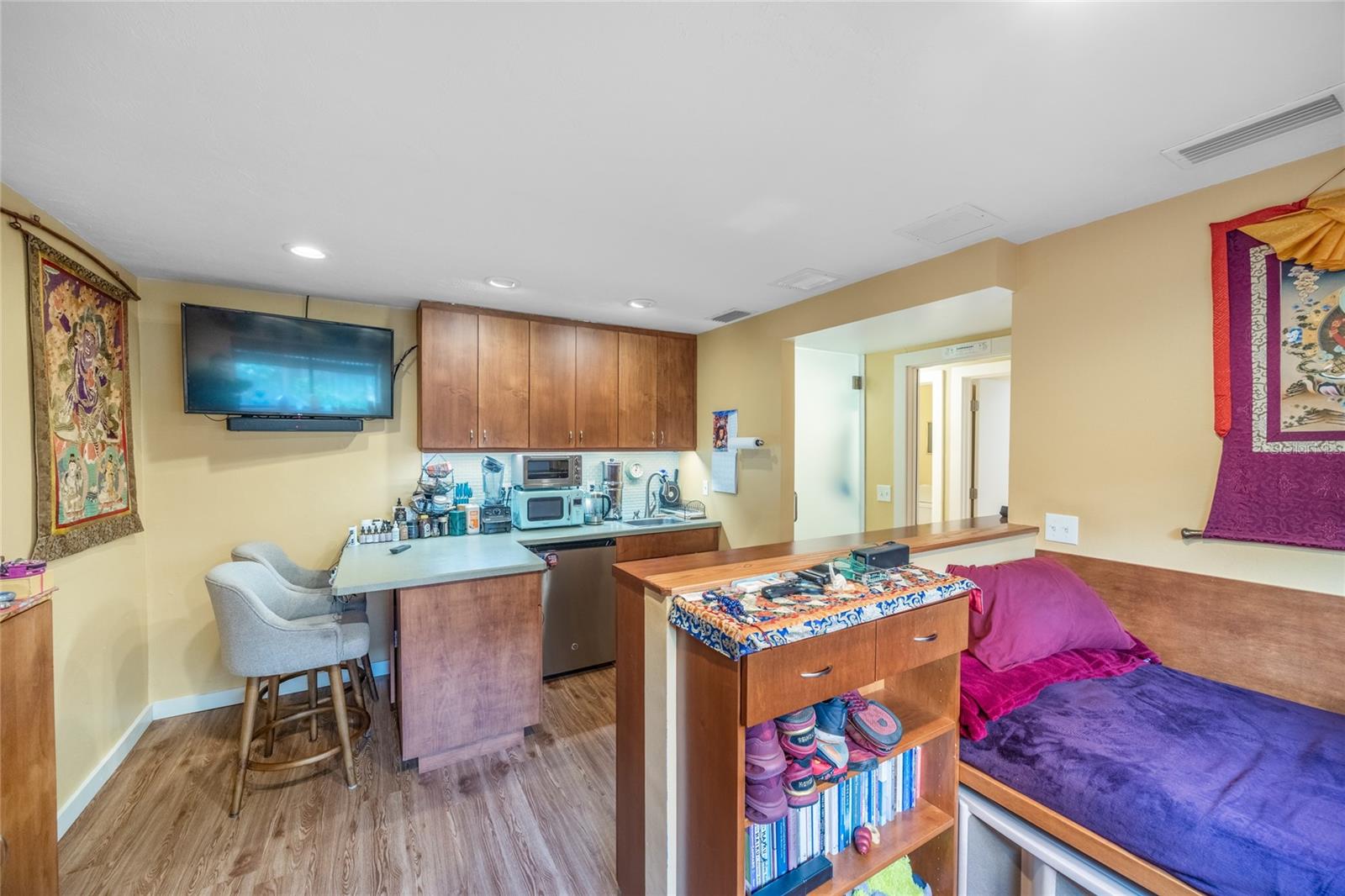 Image 20 of 44 For 1216 9th Avenue