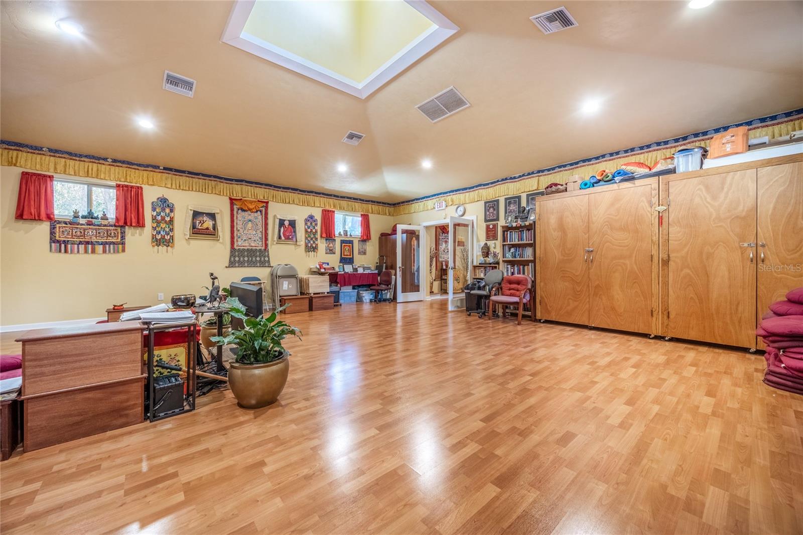 Image 34 of 44 For 1216 9th Avenue