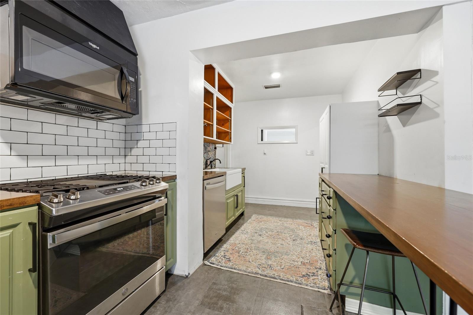 Image 11 of 39 For 1334 9th St, Street