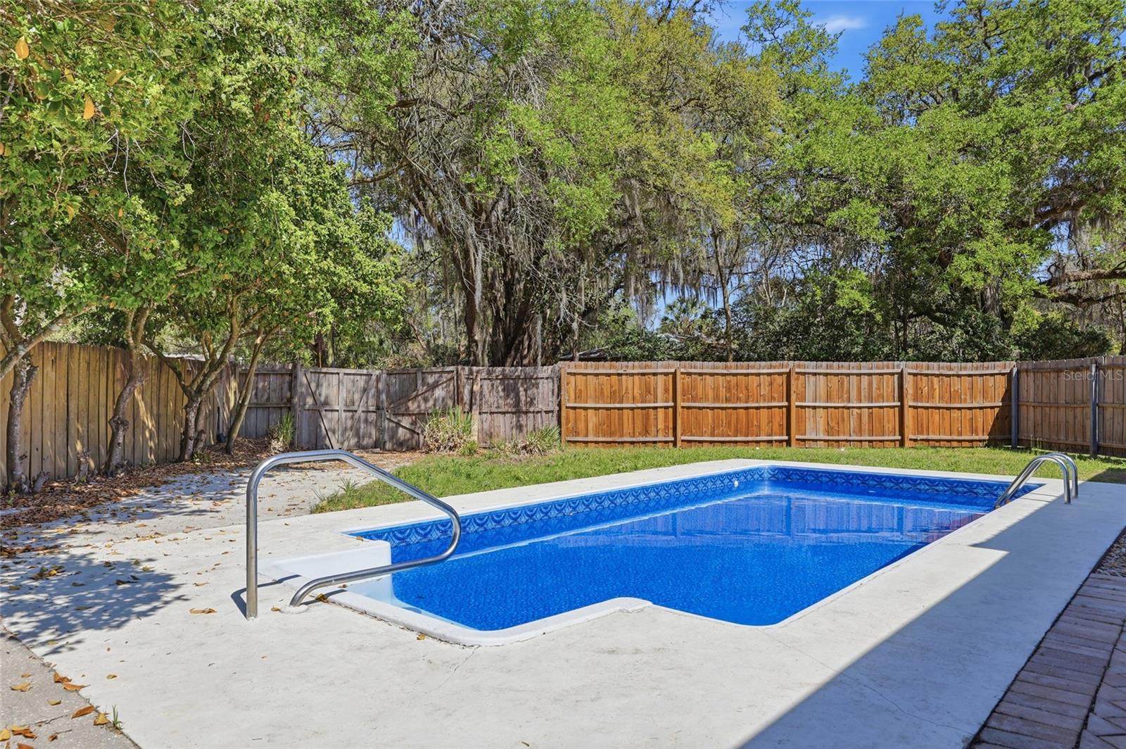 Image 23 of 39 For 1334 9th St, Street